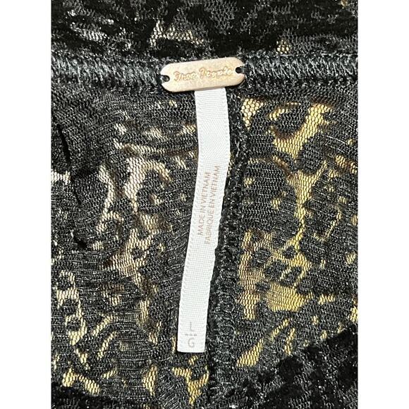NWT! Free People Women's Sheer Black Lace/Paisley Print Blouse. Size Large - Picture 6 of 10